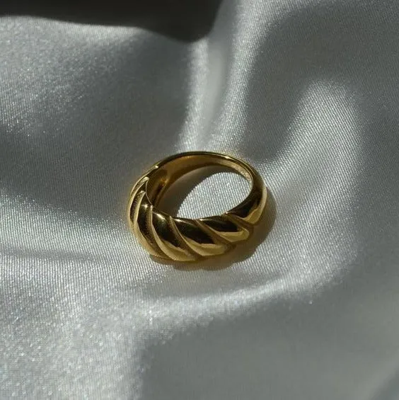 Croissant Ring