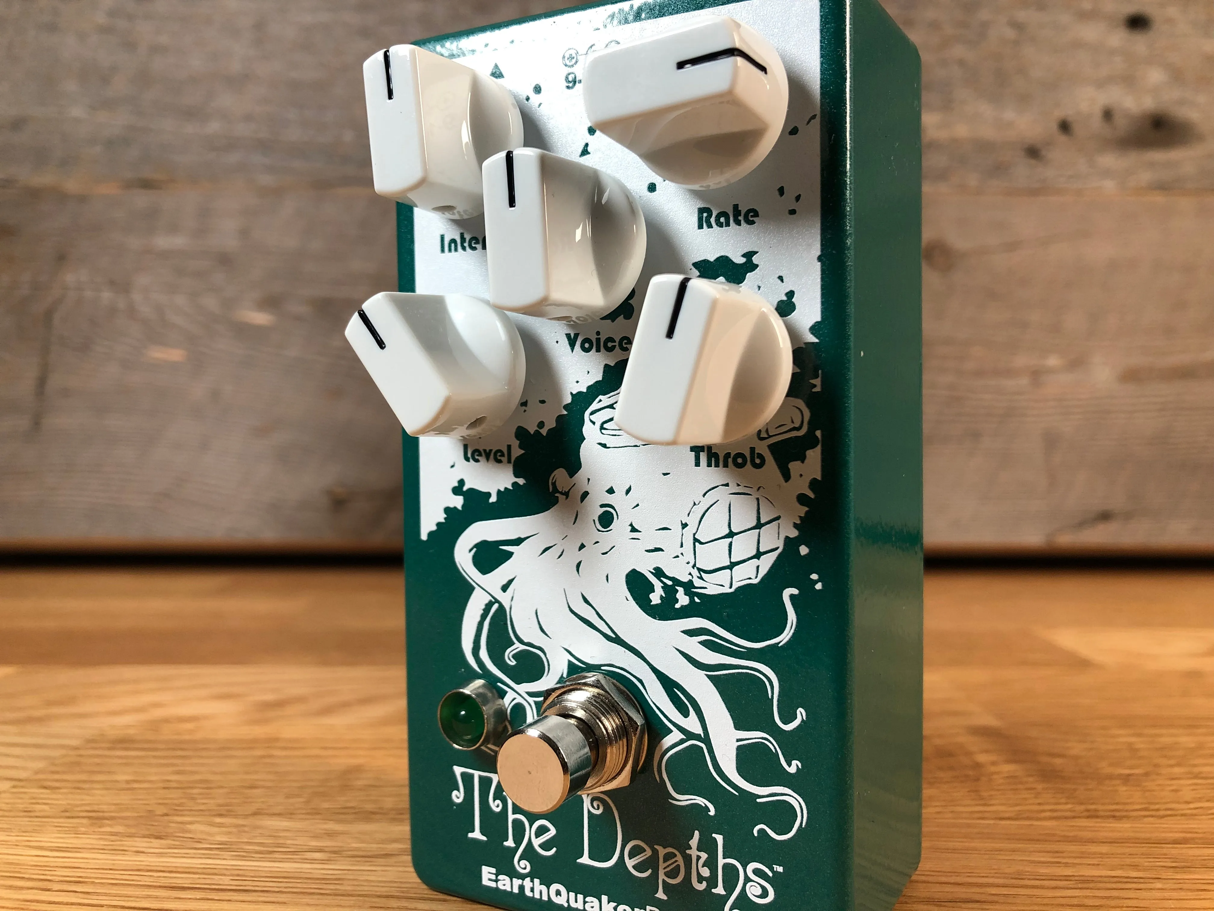Earthquaker Devices The Depths v2