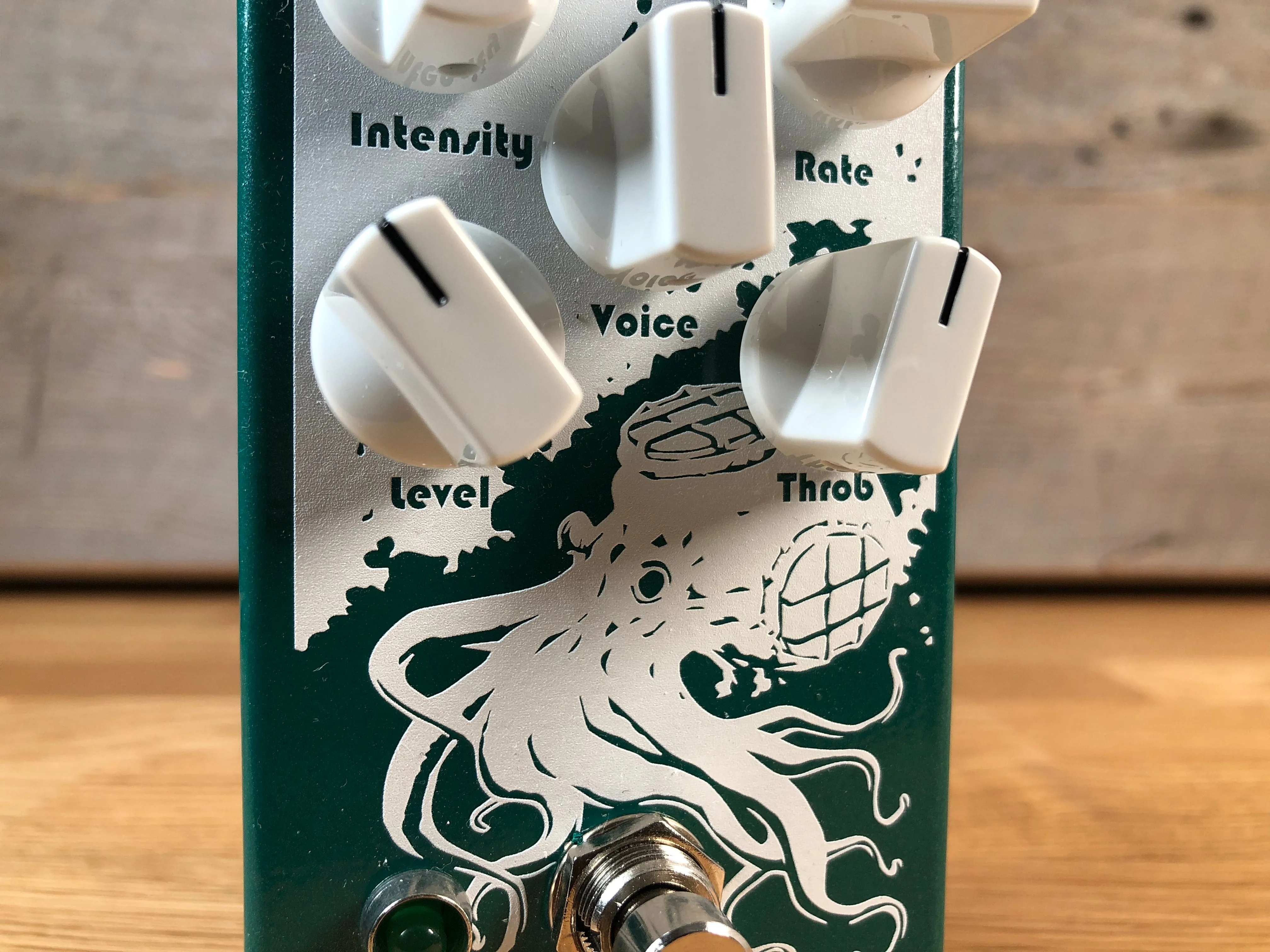 Earthquaker Devices The Depths v2